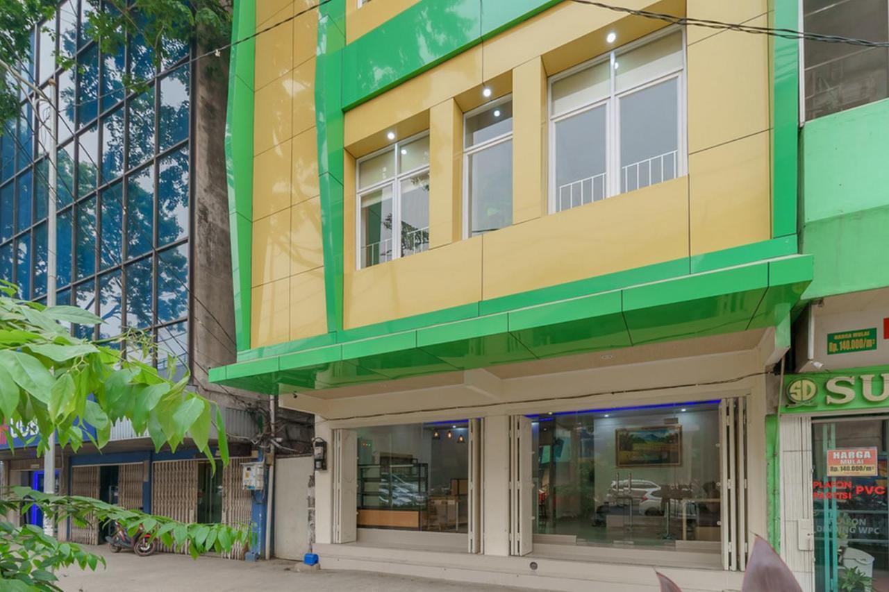 Reddoorz Plus Near Rs Rk Charitas 2 Palembang Kültér fotó