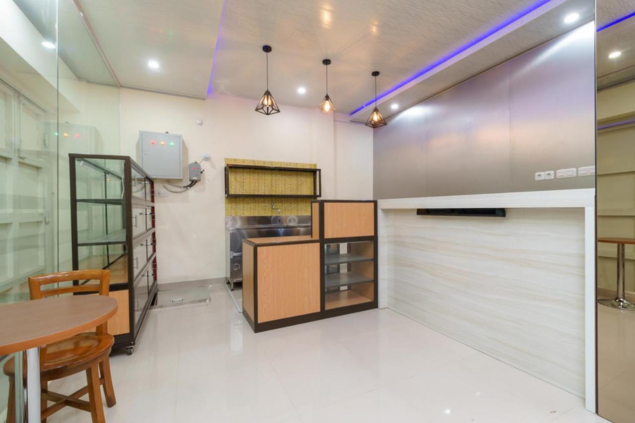 Reddoorz Plus Near Rs Rk Charitas 2 Palembang Kültér fotó